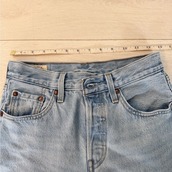 Levi's Womens 501 Original High Rise Cropped Jeans Light Wash Big E Rigid Denim - Picture 4 of 9